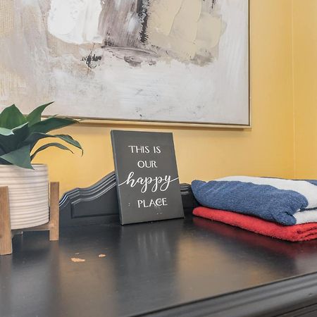 Spacious Upstairs 1Bed- Walking Distance To Beach Outlet Mall ミシガンシティ エクステリア 写真