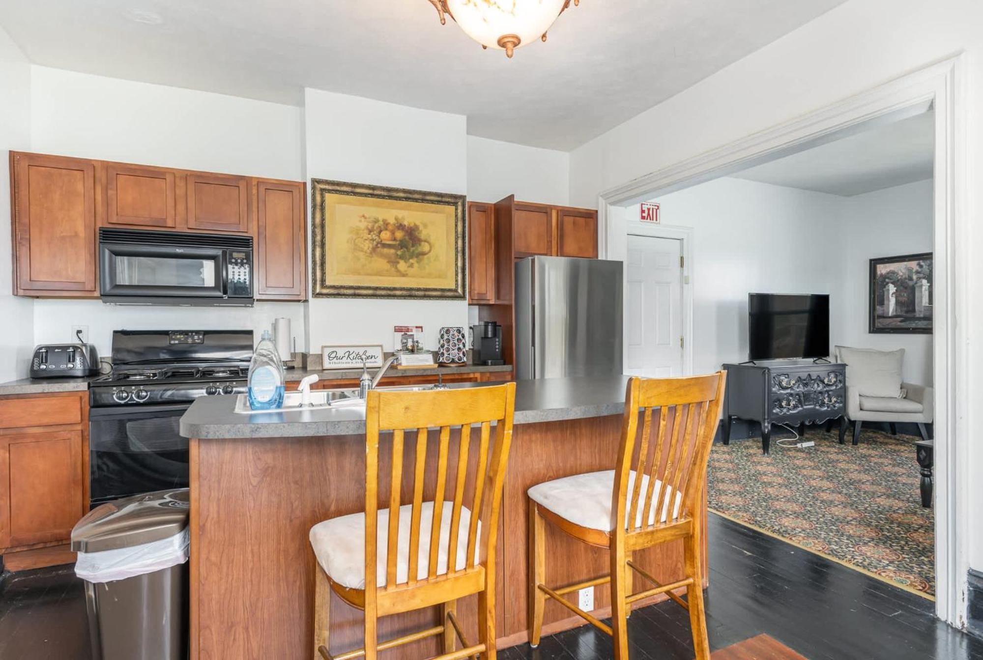 Spacious Upstairs 1Bed- Walking Distance To Beach Outlet Mall ミシガンシティ エクステリア 写真